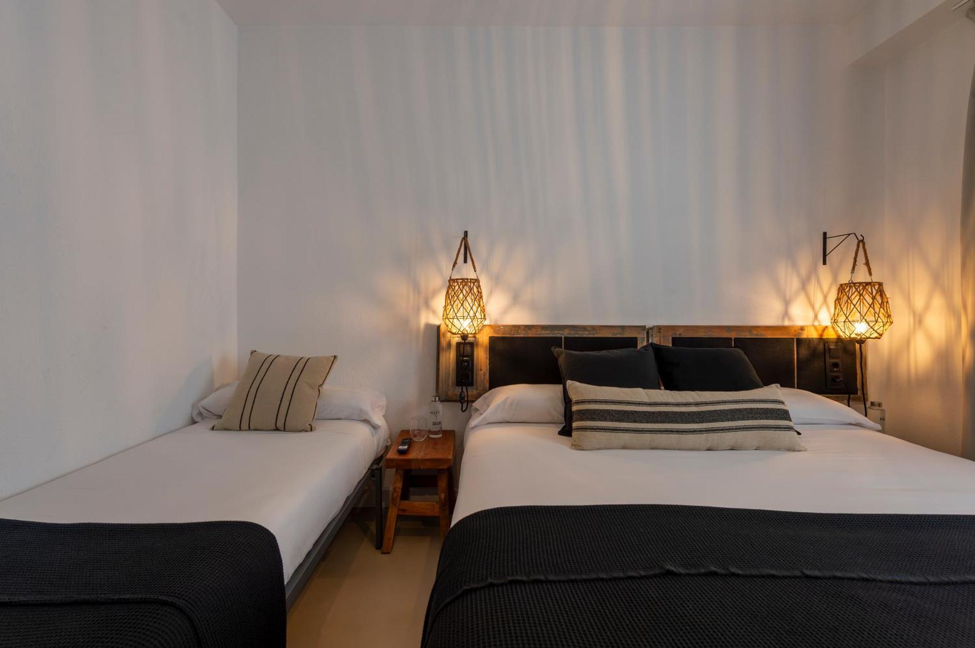 Hostal Boutique Es Menut Tossa de Mar Exterior photo